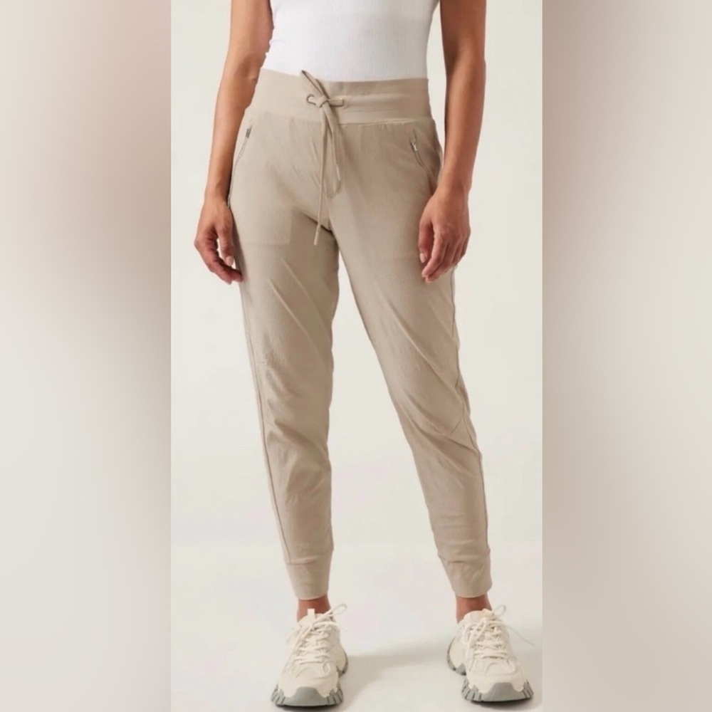 Athleta Trekkie North Joggers Tan Size 4